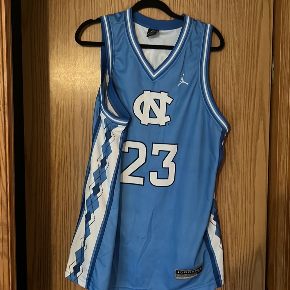 North Carolina Jordan Jersey Large